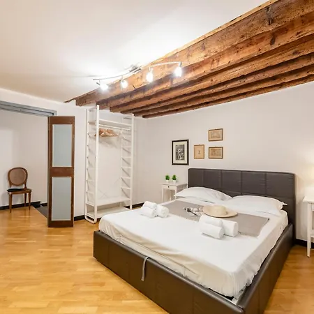 Beautiful Flat In The Historic Center - Happy Génova