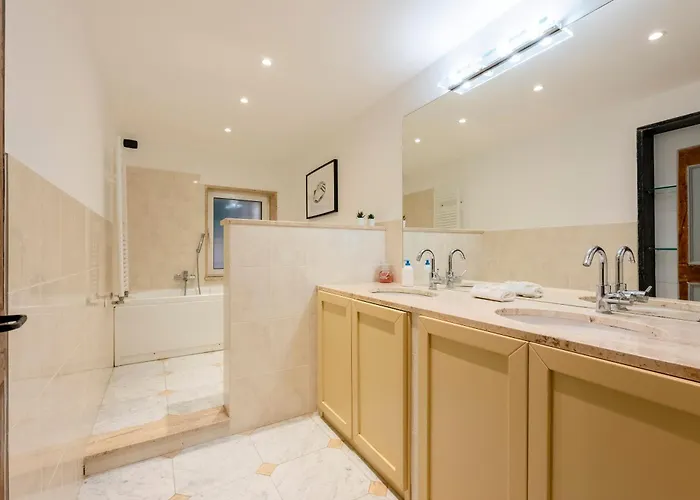 Beautiful Flat In The Historic Center - Happy شقة *