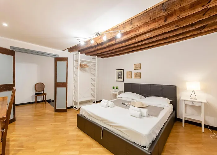 Beautiful Flat In The Historic Center - Happy جنوة