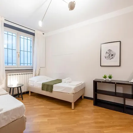 Beautiful Flat In The Historic Center - Happy Apartament Genua
